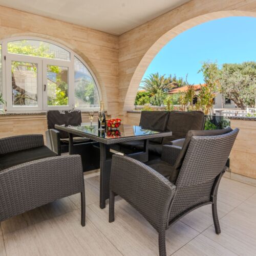 Apartament family cu vedere parțială spre mare cu 3 camere pentru 6 pers.