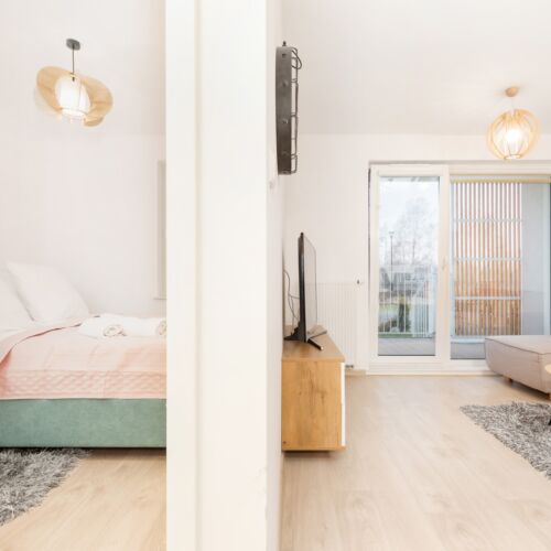 Apartament 4-osobowy na parterze z widokiem na ogród