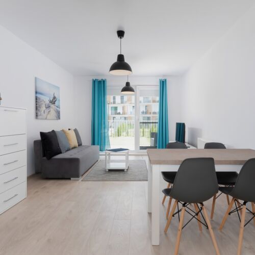 Apartament 4-osobowy parterowy pokój od strony basenu