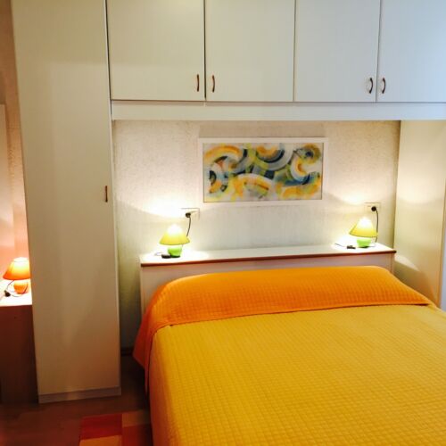 Apartament la etaj cu aer condiționat cu 1 camera pentru 2 pers. (se poate solicita pat suplimentar)