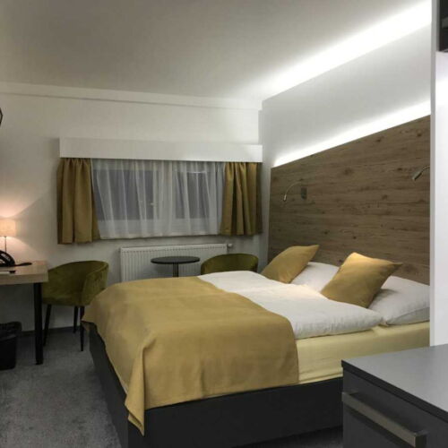 Camera dubla business cu duș