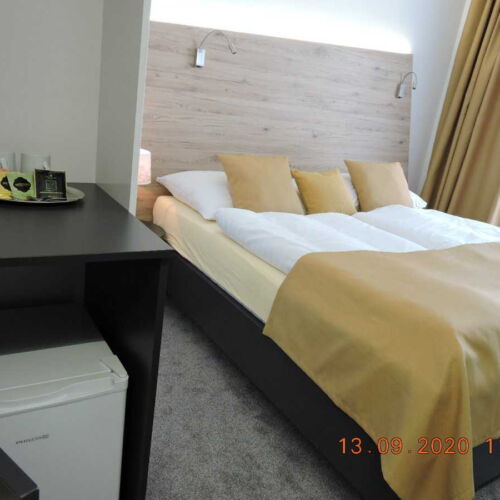 Camera dubla business cu duș