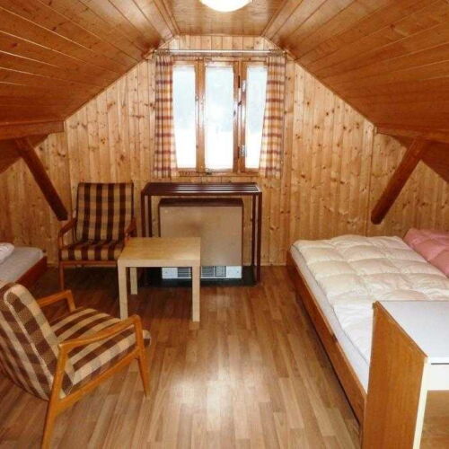 Pokoj se společnou kuchyňkou  pro 3 os.