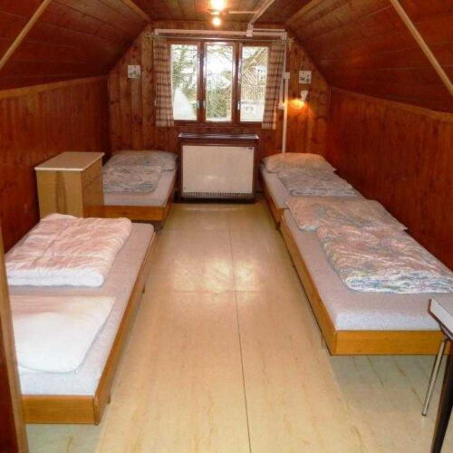 Pokoj se společnou kuchyňkou  pro 4 os.