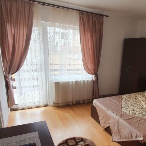 Camera dubla la etaj cu balcon (se poate solicita pat suplimentar)