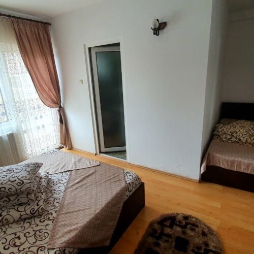 Camera tripla la mansardă (se poate solicita pat suplimentar)