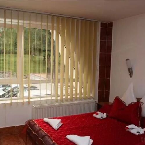 Pokoj s manželskou postelí