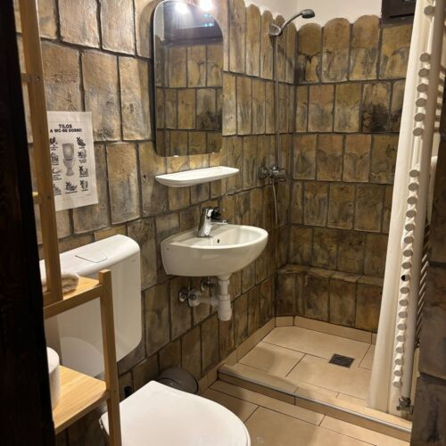 Whole House Romantic 2-Room Apartment for 4 Persons