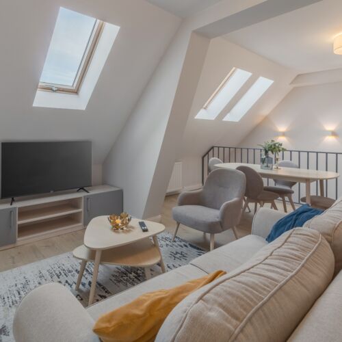 Apartament la mansardă cu 2 camere pentru 4 pers. (se poate solicita pat suplimentar)