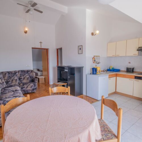 1-Room Family Apartment for 4 Persons with Terrace