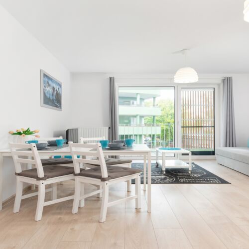 Apartament 4-osobowy na piętrze z widokiem na dziedziniec z 2 pomieszczeniami sypialnianymi