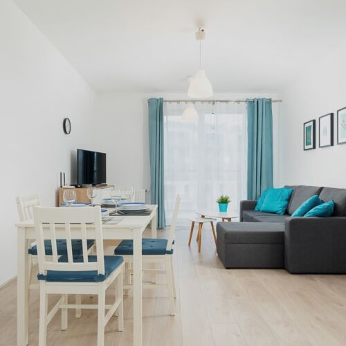 Apartament 4-osobowy na piętrze pokój od strony basenu z 2 pomieszczeniami sypialnianymi