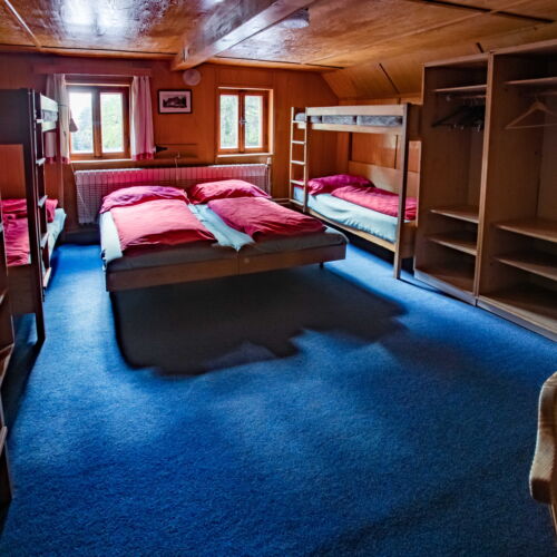 Pokoj se společnou kuchyňkou  pro 8 os.