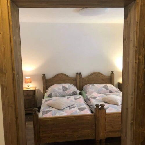 Bungalow (jako celek) se sprchou s privátní koupelnou mimo apartmán pro 4 os.