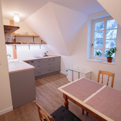 Apartman se sprchou s privátní koupelnou mimo apartmán pro 6 os.