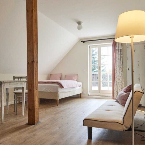 Apartman se sprchou s privátní koupelnou mimo apartmán pro 4 os.