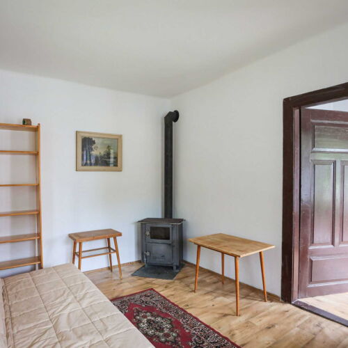 Chata cu duș pentru 8 pers. (se inchirieaza doar integral)