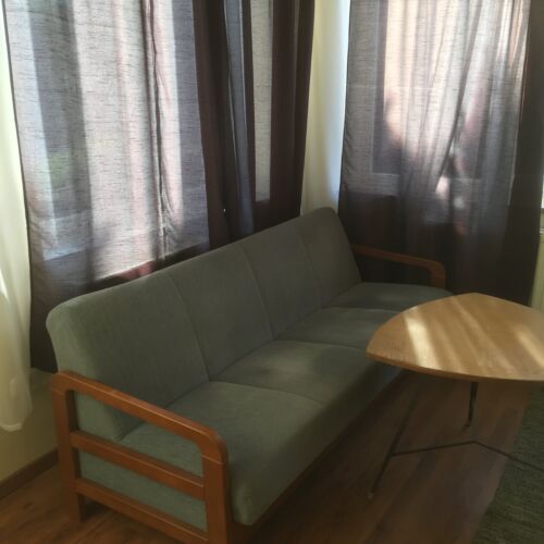 Apartament 6-osobowy na parterze z widokiem na dziedziniec z 3 pomieszczeniami sypialnianymi