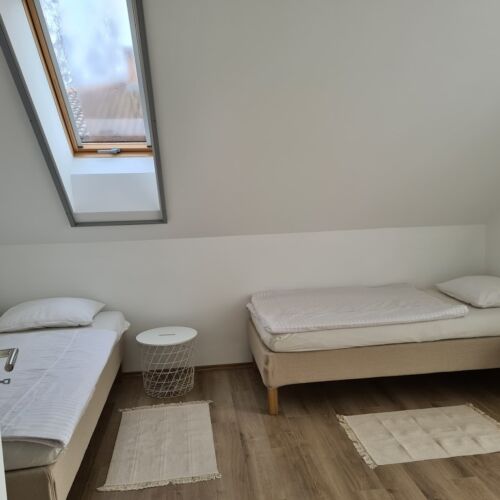 Apartament premium cu grădină pentru 6 pers. (se inchirieaza doar integral)