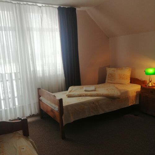 Camera dubla la etaj cu baie