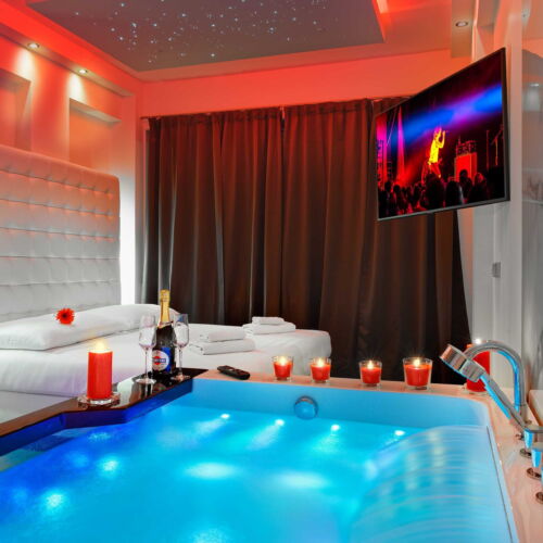 Pokoj s manželskou postelí