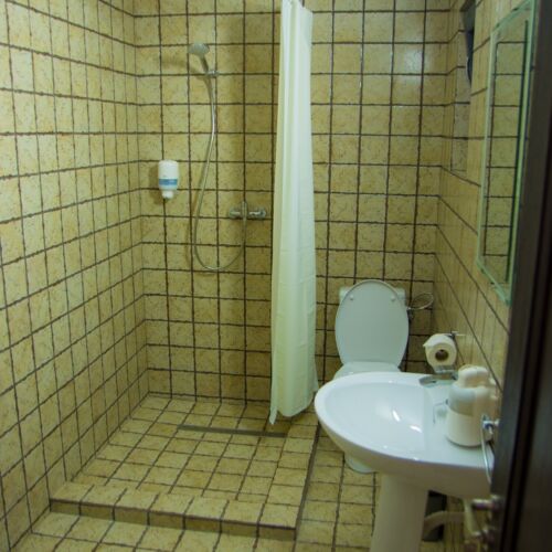 Pokoj s manželskou postelí na poschodí  (s možností přistýlky)