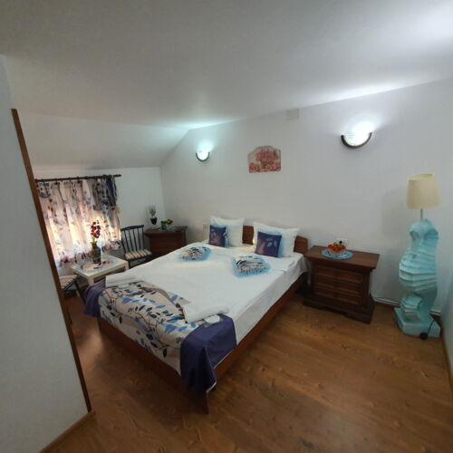 Pokoj s manželskou postelí