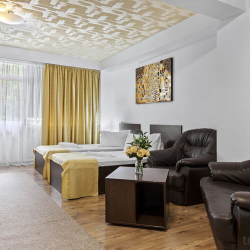 Apartament 4-osobowy z balkonem z 2 pomieszczeniami sypialnianymi