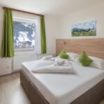 Apartament cu bucătărie proprie a cu 3 camere pentru 7 pers.