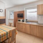 Apartament cu bucătărie proprie b cu 2 camere pentru 8 pers.