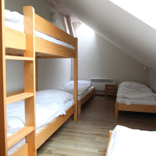 Sedmilůžkový pokoj se sdílenou koupelnou