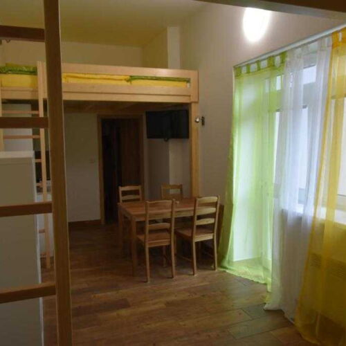 Apartman s vlastní kuchyňkou pro 7 os. s 1 ložnicí s výhledem do zahrady