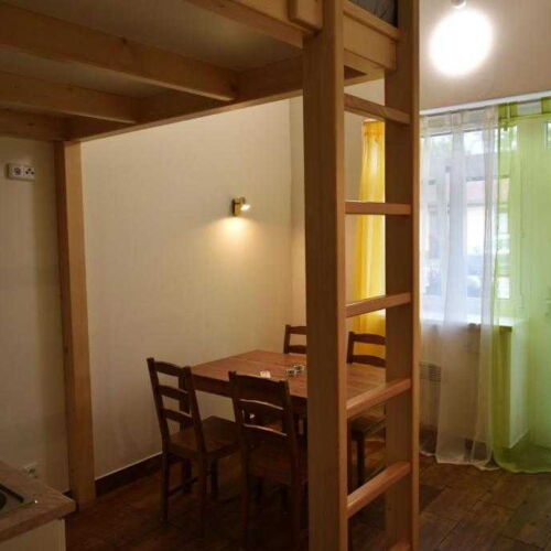 Apartman s vlastní kuchyňkou pro 3 os. s 1 ložnicí s výhledem do zahrady