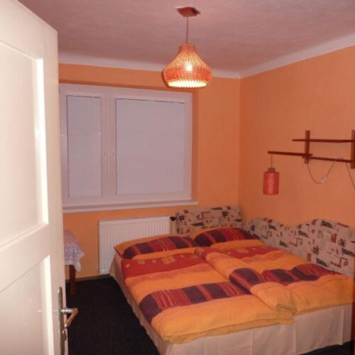 Holiday Home for 4 Persons with Shower and Kitchen (extra beds available)