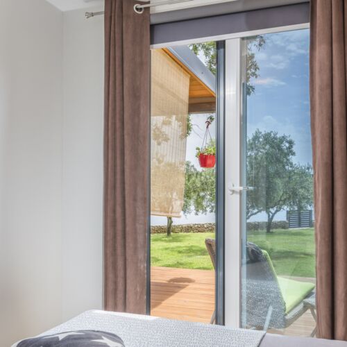 Whole House Romantic Holiday Home for 6 Persons