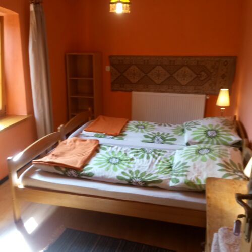 Twin Room ensuite with Shared Kitchenette