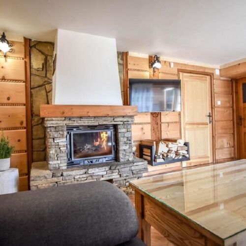 Apartament 6-osobowy w suterenie z widokiem na ogród z 3 pomieszczeniami sypialnianymi