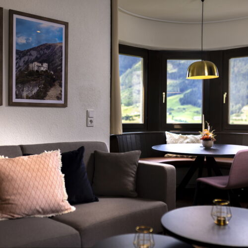 Apartament la etaj întreaga unitate cu 2 camere pentru 4 pers.