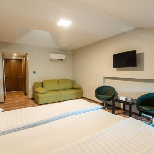 Suita la mansardă cu 1 camera pentru 3 pers.