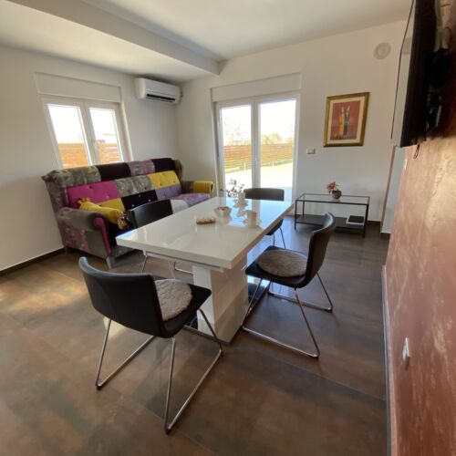 Whole House Ground Floor Holiday Home for 4 Persons