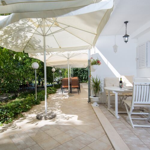 Apartament 4-osobowy z klimatyzacją z tarasem z 2 pomieszczeniami sypialnianymi A-4574-b