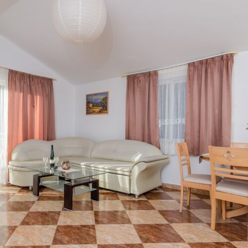 Apartament 7-osobowy z klimatyzacją z balkonem z 2 pomieszczeniami sypialnianymi A-4574-e
