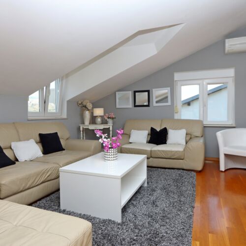 Apartament cu aer condiționat cu vedere spre mare cu 3 camere pentru 6 pers. A-6412-d