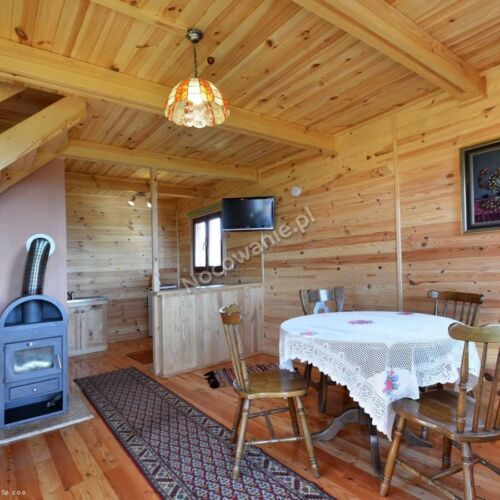 Cabana romantica cu vedere spre oras pentru 4 pers. (se inchirieaza doar integral) (se poate solicita pat suplimentar)