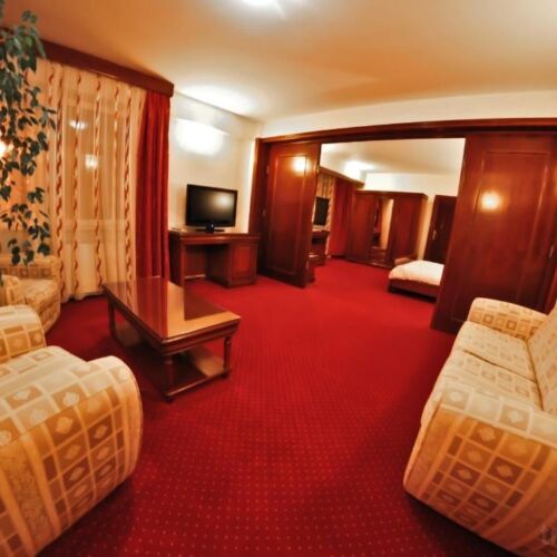 Apartament superior cu 2 camere pentru 4 pers.