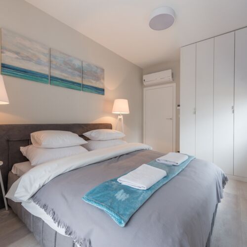 Apartament 4-osobowy na piętrze Standard Plus z 2 pomieszczeniami sypialnianymi