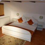 Attic Panoramic 1-Room Apartment for 4 Persons