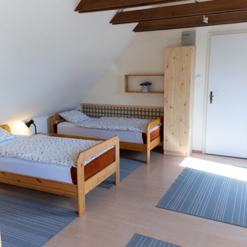 Mansard 2-Room Apartment for 6 Persons with Kitchenette