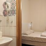 Standard Plus Pokoj s koupelnou s manželskou postelí