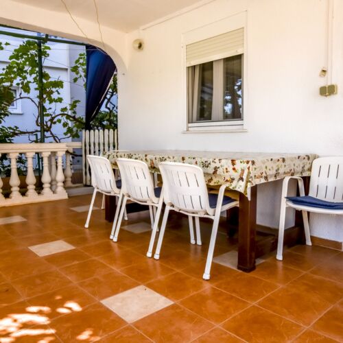 Klimatiziran Prizemni apartman za 4 osoba(e) sa 2 spavaće(om) sobe(om)